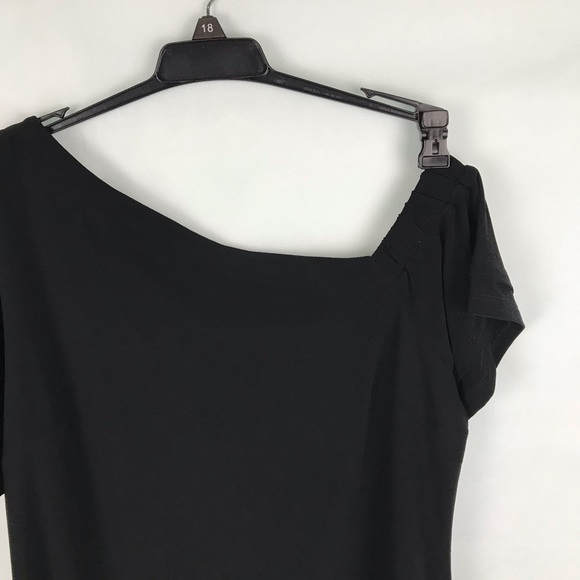🆕 Macy's Asymmetric cold shoulder top black - Picture 4 of 8